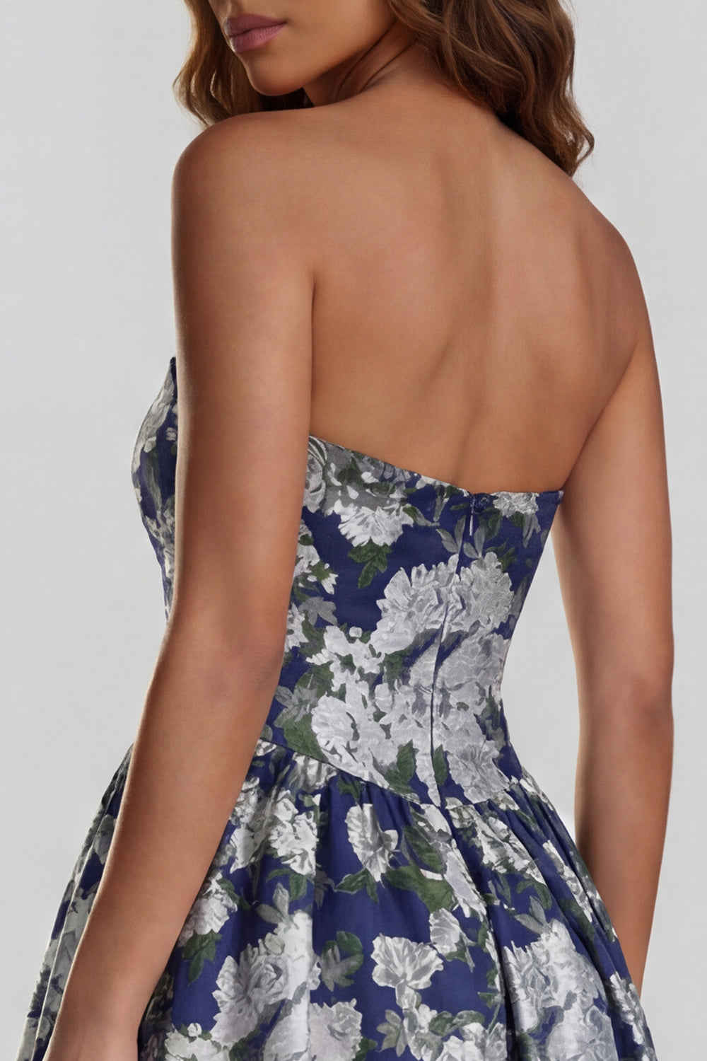 Robe midi fendue trapèze bustier imprimée fleurs de narcisse bleues