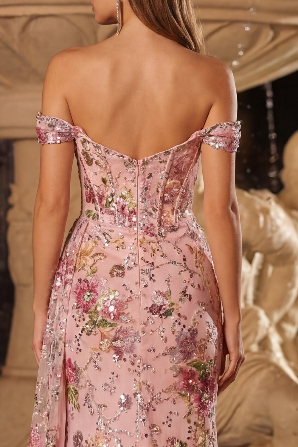 Robe de bal longue sirène à paillettes roses, décolleté épaules dénudées avec fente