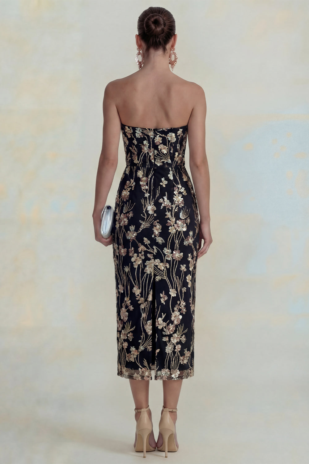 Vestido midi tubo sin tirantes verde con apliques florales brillantes