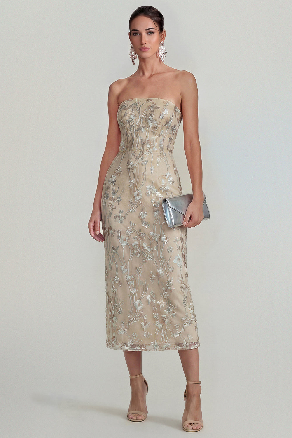 Vestido midi tubo sin tirantes verde con apliques florales brillantes