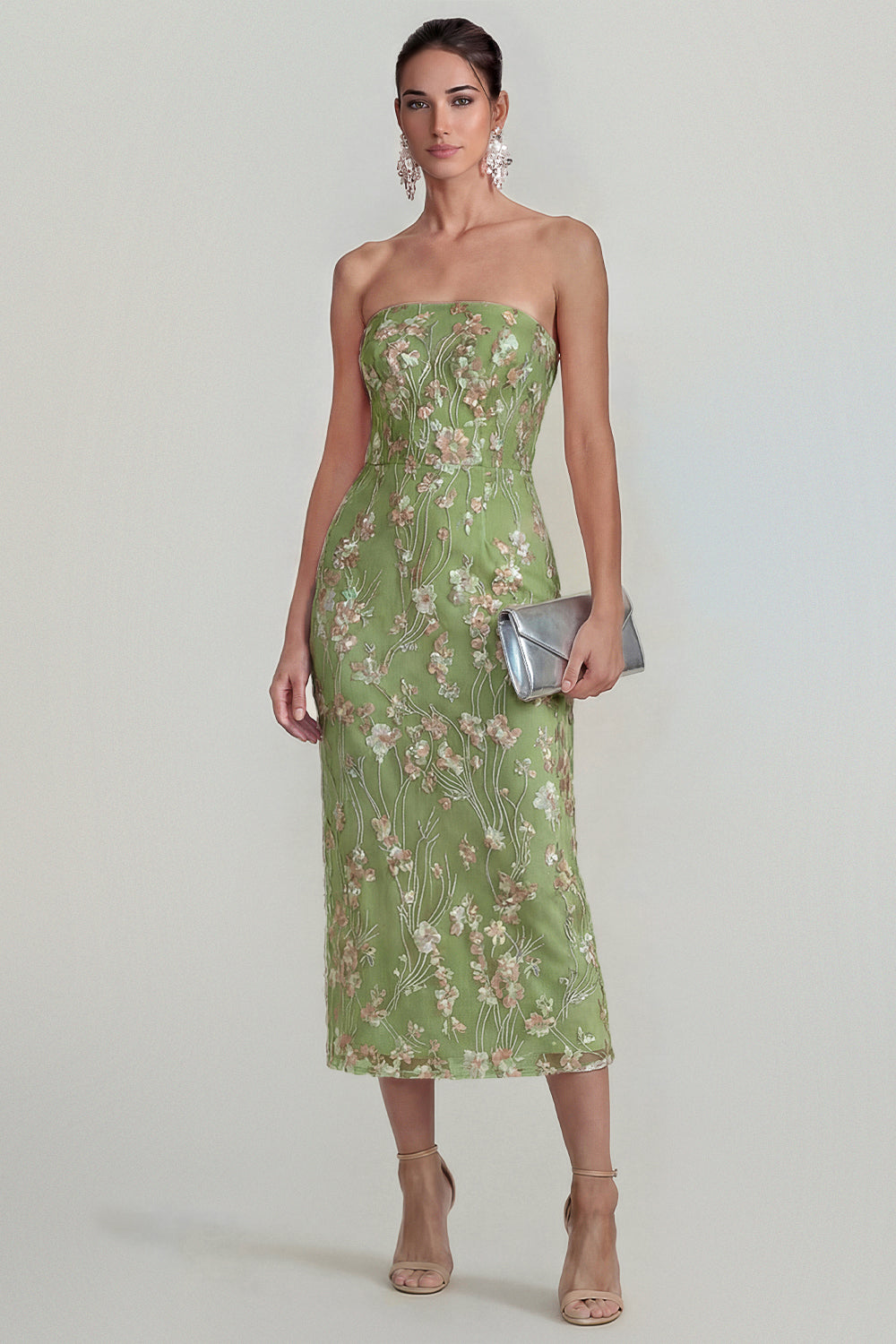 Vestido midi tubo sin tirantes verde con apliques florales brillantes