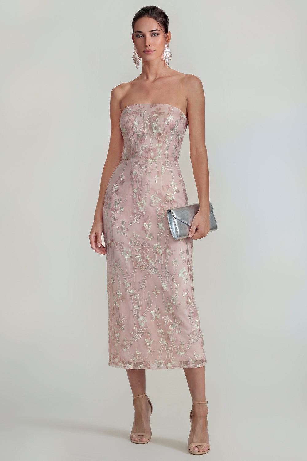 Vestido midi tubo sin tirantes verde con apliques florales brillantes
