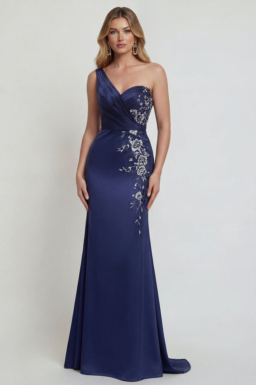 Robe de mère de la mariée sirène en satin bleu marine à une épaule avec appliques