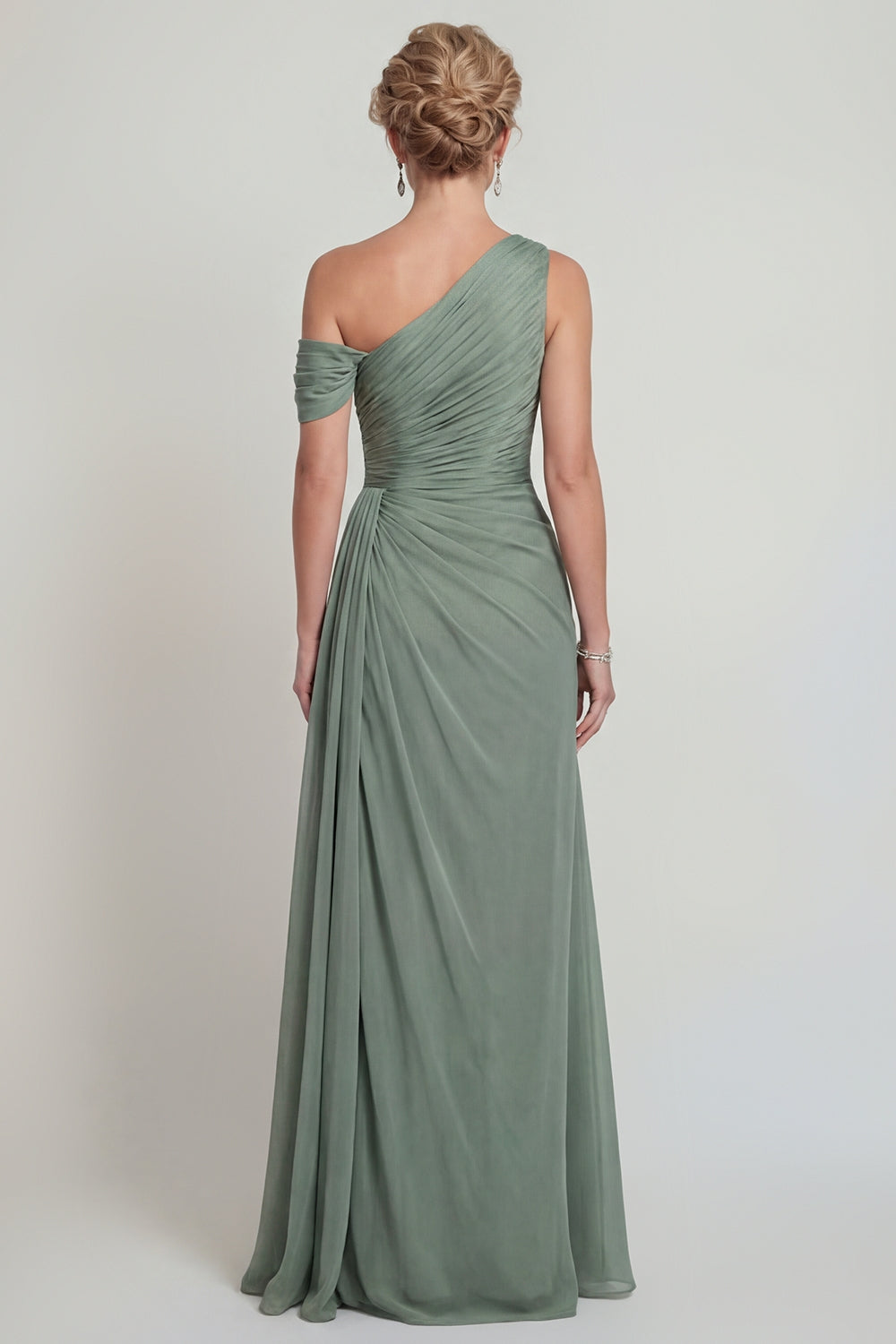 Robe de mère de la mariée en mousseline plissée à une épaule, coupe trapèze, couleur vert sauge poussiéreux, avec fente