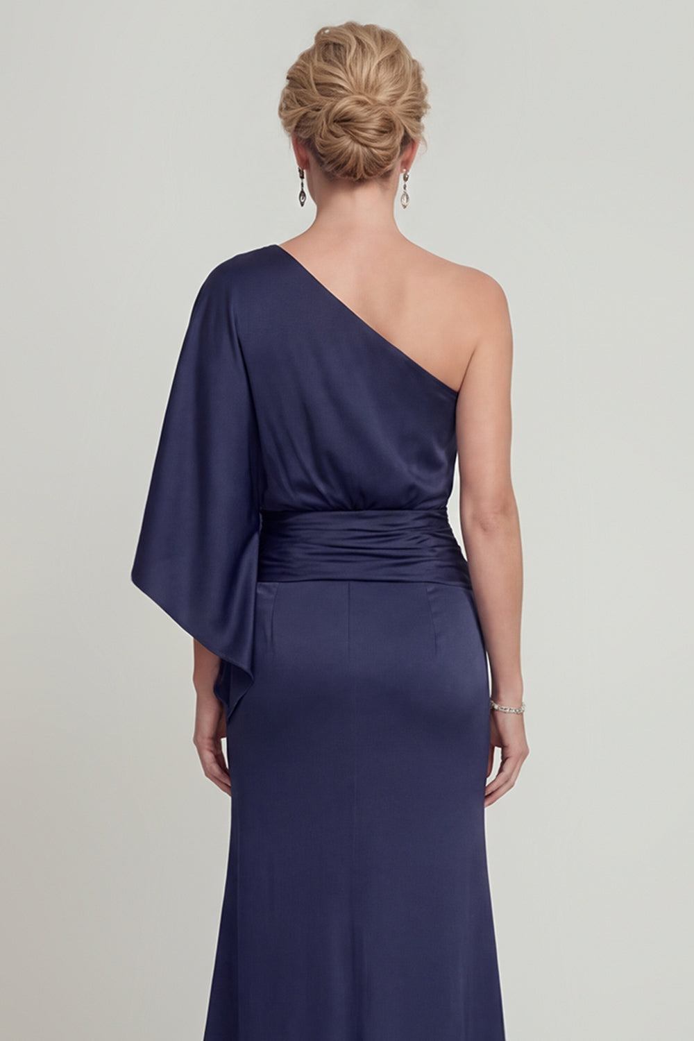 Robe fourreau longue de demoiselle d'honneur ruchée asymétrique bleu marine
