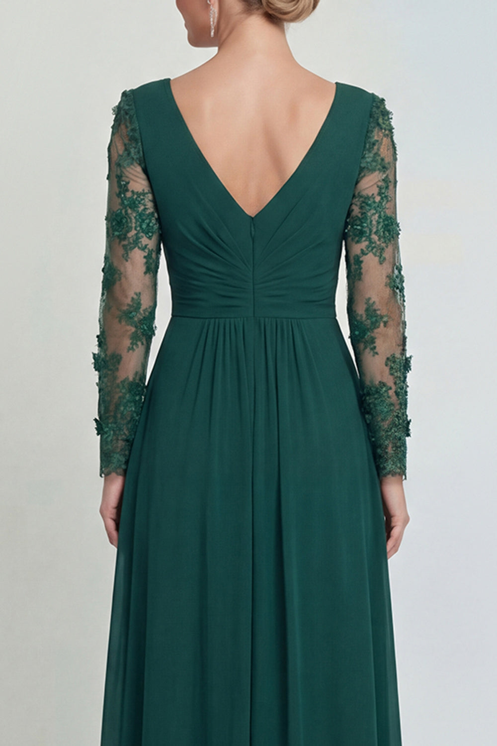 Robe de mère de la mariée vert foncé trapèze à manches longues avec applications et fente