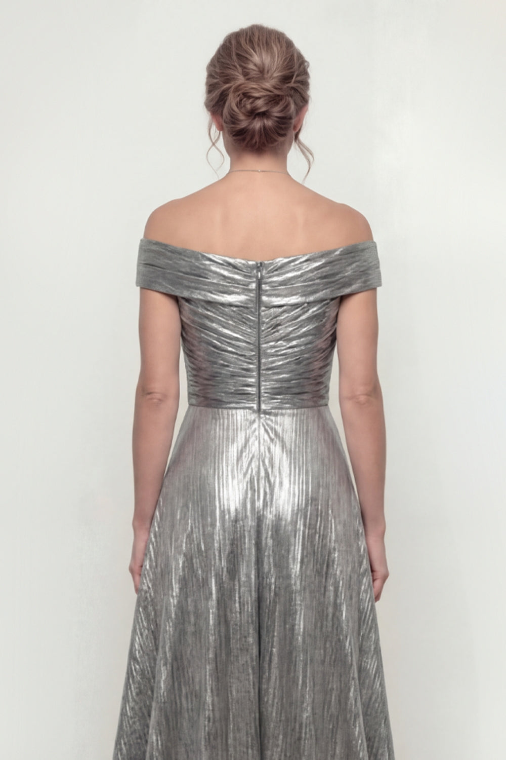 Robe de Mère de la Mariée Sirène Grise Argentée Froncée Épaules Dénudées