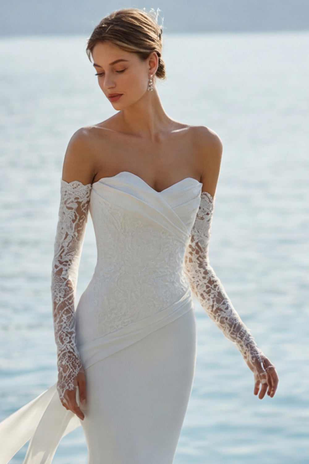 Robe de mariée longue sirène ivoire en dentelle à appliques, avec décolleté en cœur
