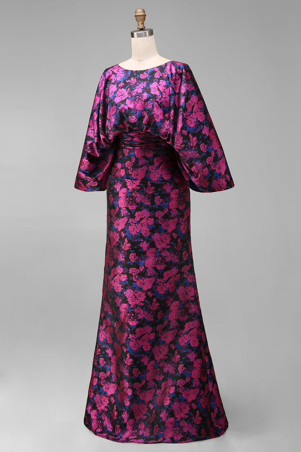 Robe fourreau fuchsia imprimée fleurie froncée avec manches évasées pour mère de la mariée