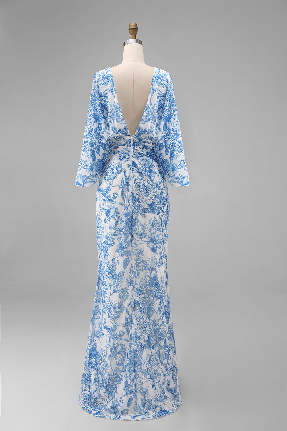 Robe fourreau florale bleue pour mère de la mariée avec manches évasées