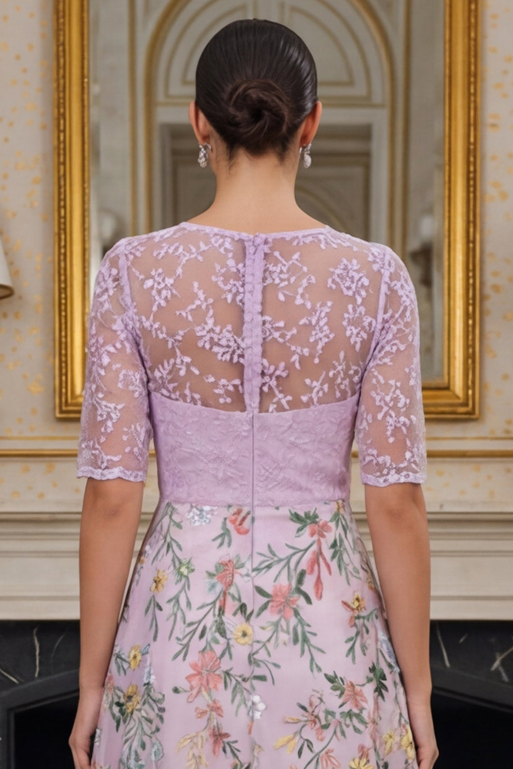 Robe longue fleurie mi-manches évasée lilas avec broderies pour la mère de la mariée