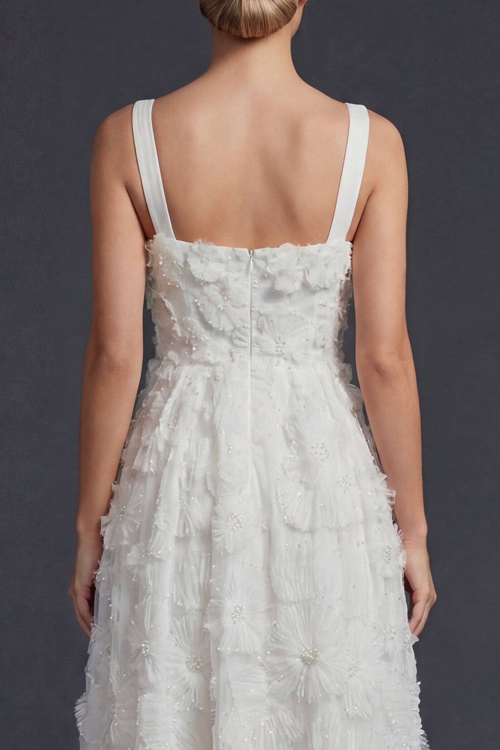 Robe de mariée longue blanche trapèze à col carré et fleurs 3D