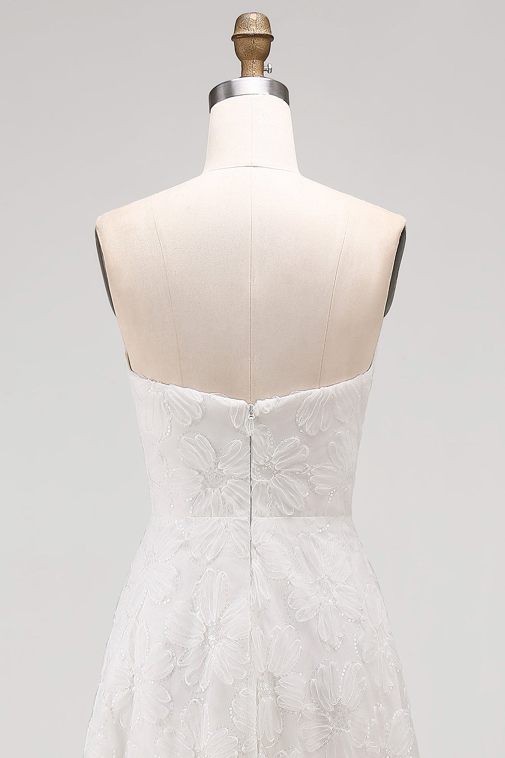 Robe de mariée bustier blanche évasée asymétrique avec fleurs 3D