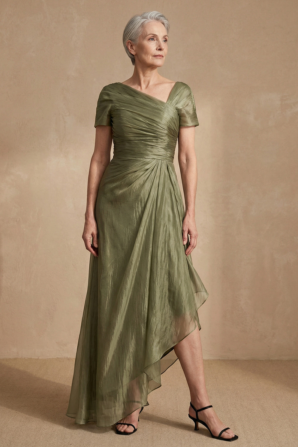 Robe de mère de la mariée longue évasée à manches courtes froncée sauge poussiéreuse
