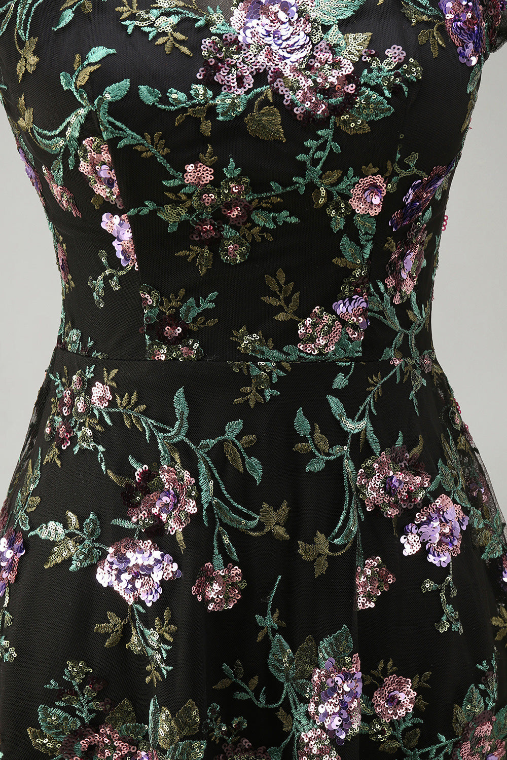 Robe de mariée longue noire à col rond, ligne A, motif floral et sequins