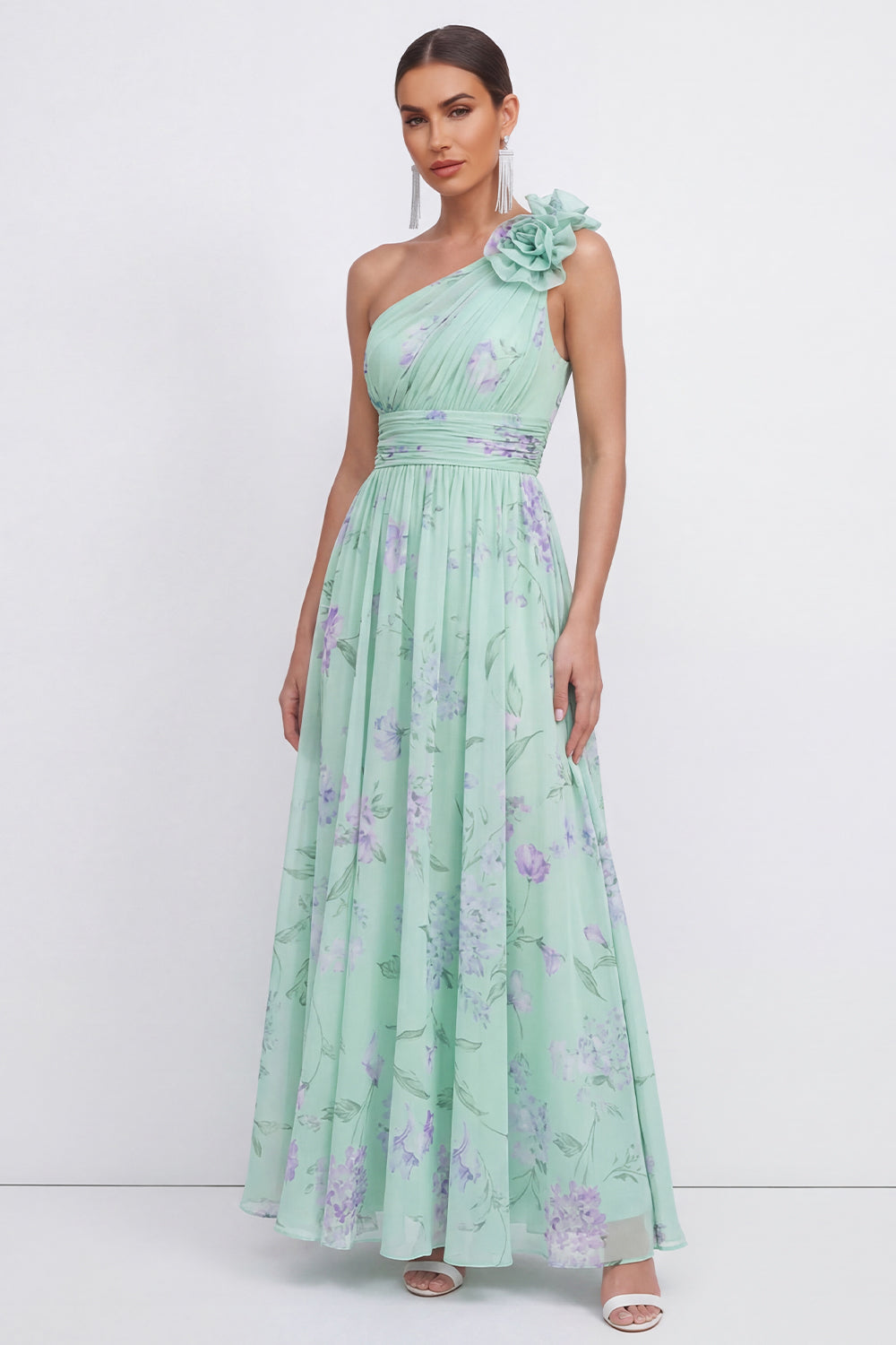 Robe longue fleurie en mousseline plissée verte à fleur 3D et épaule dénudée