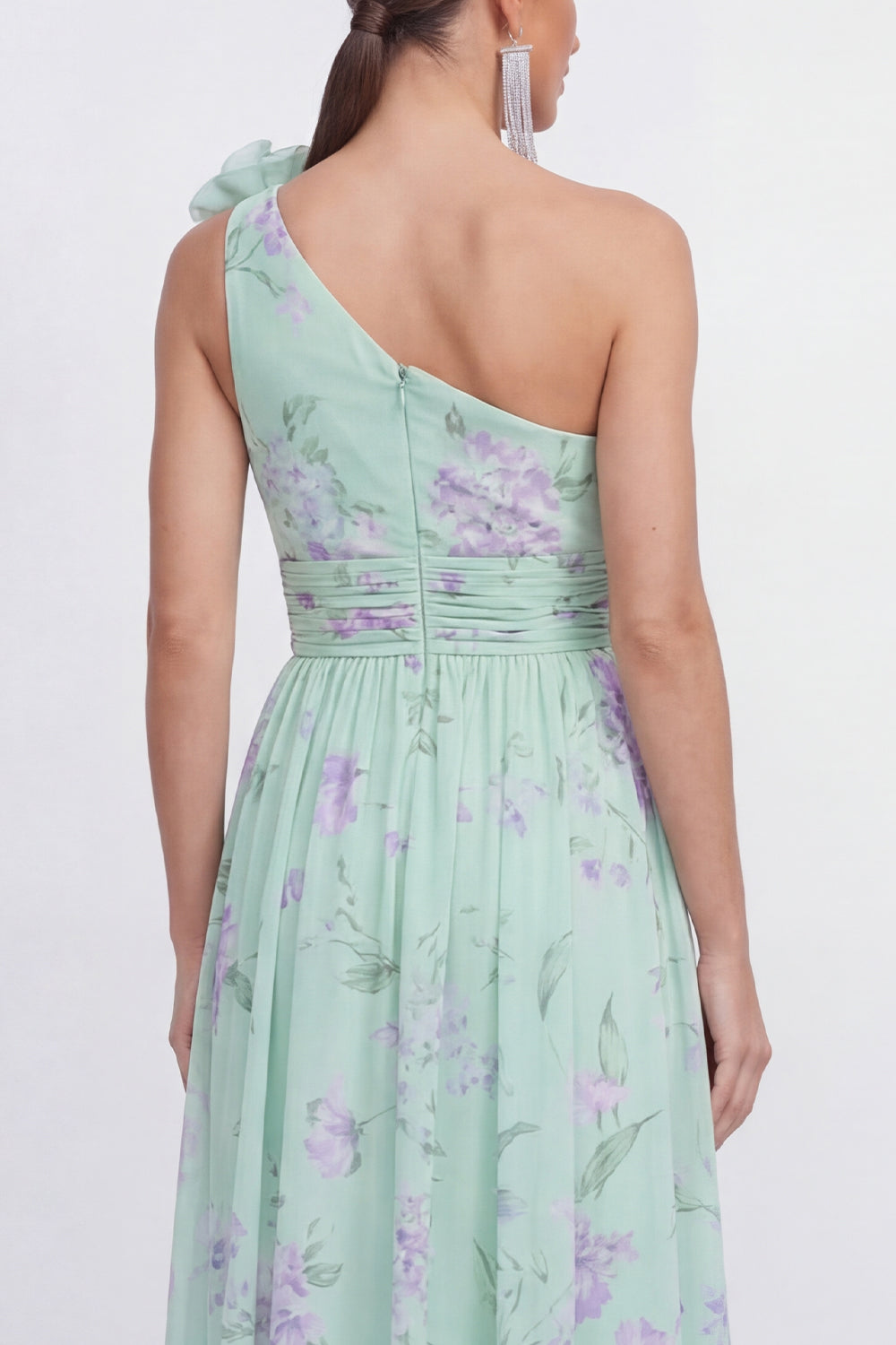 Robe longue fleurie en mousseline plissée verte à fleur 3D et épaule dénudée