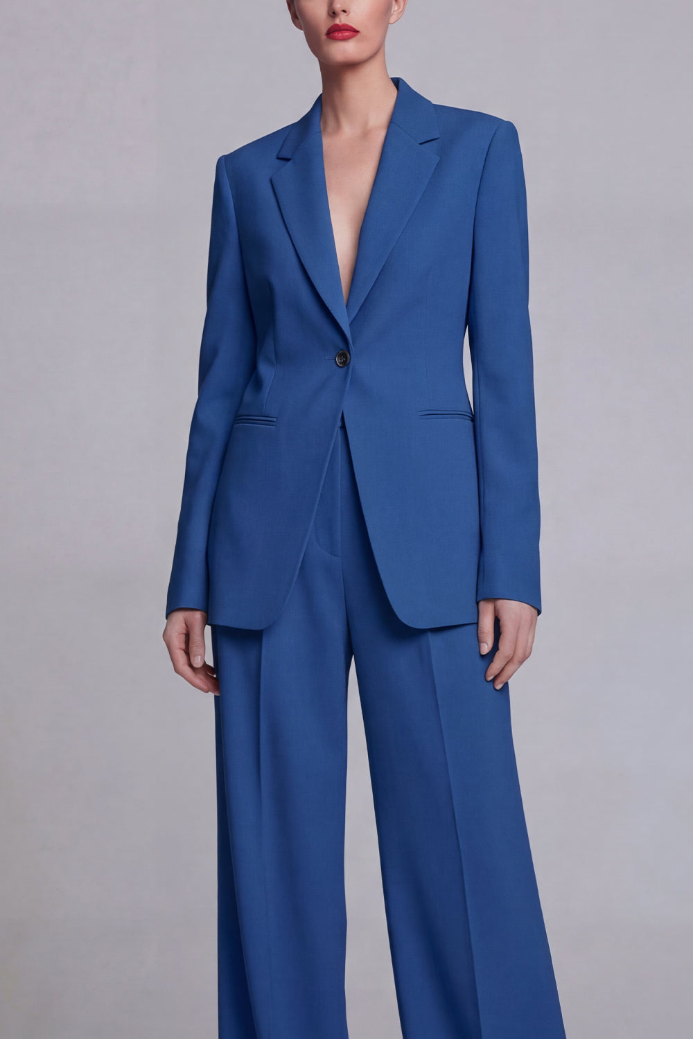 Costumes de bal 2 pièces bleu foncé à revers crantés, simple boutonnage et jambes larges