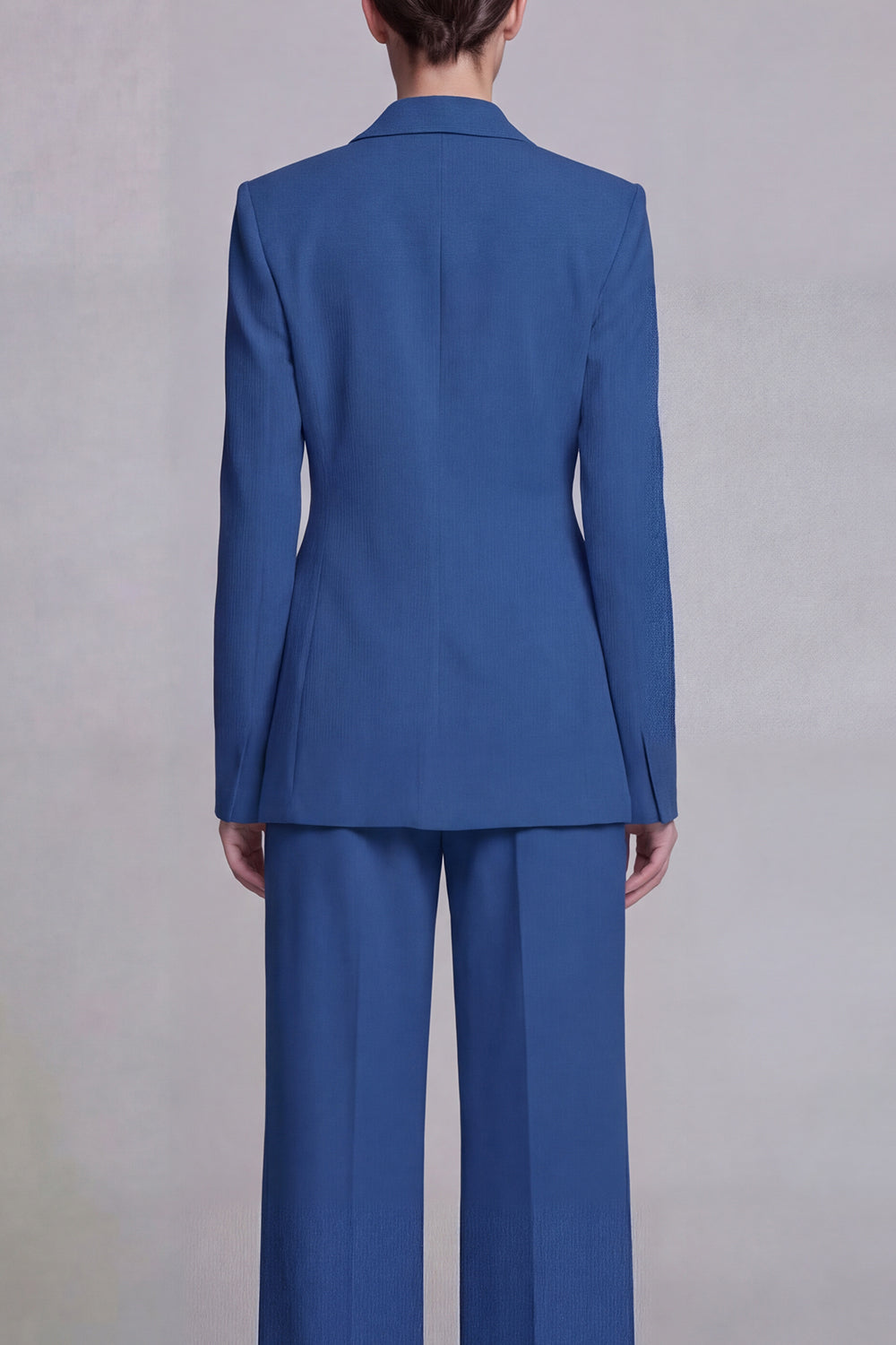 Costumes de bal 2 pièces bleu foncé à revers crantés, simple boutonnage et jambes larges