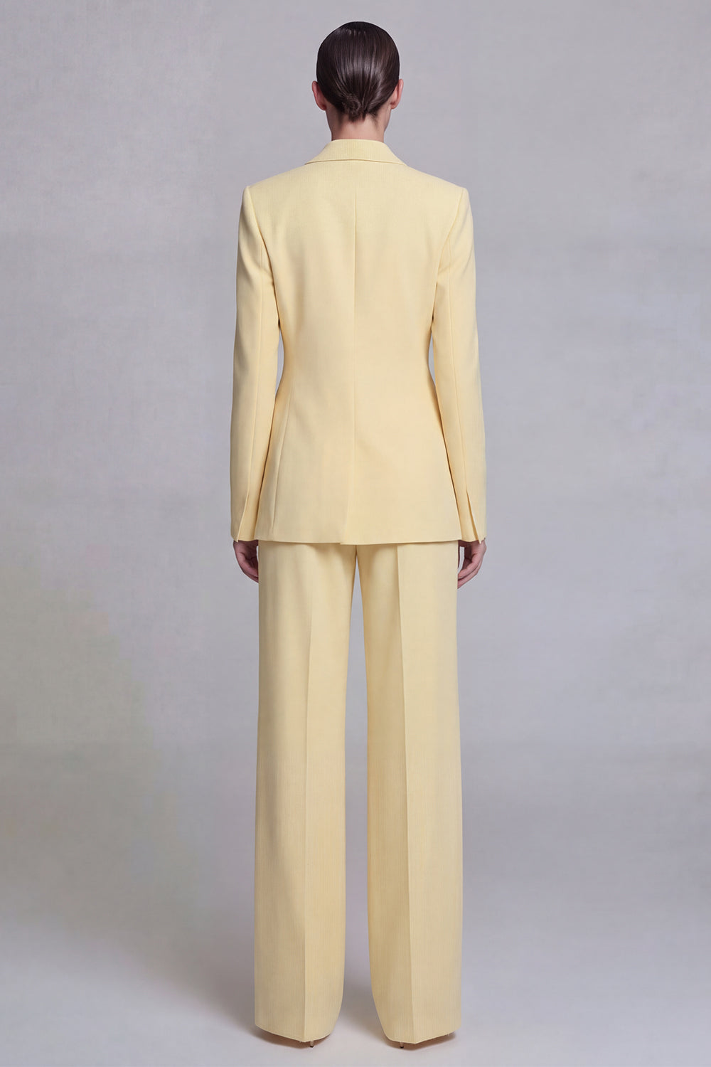 Costumes de bal 2 pièces bleu foncé à revers crantés, simple boutonnage et jambes larges