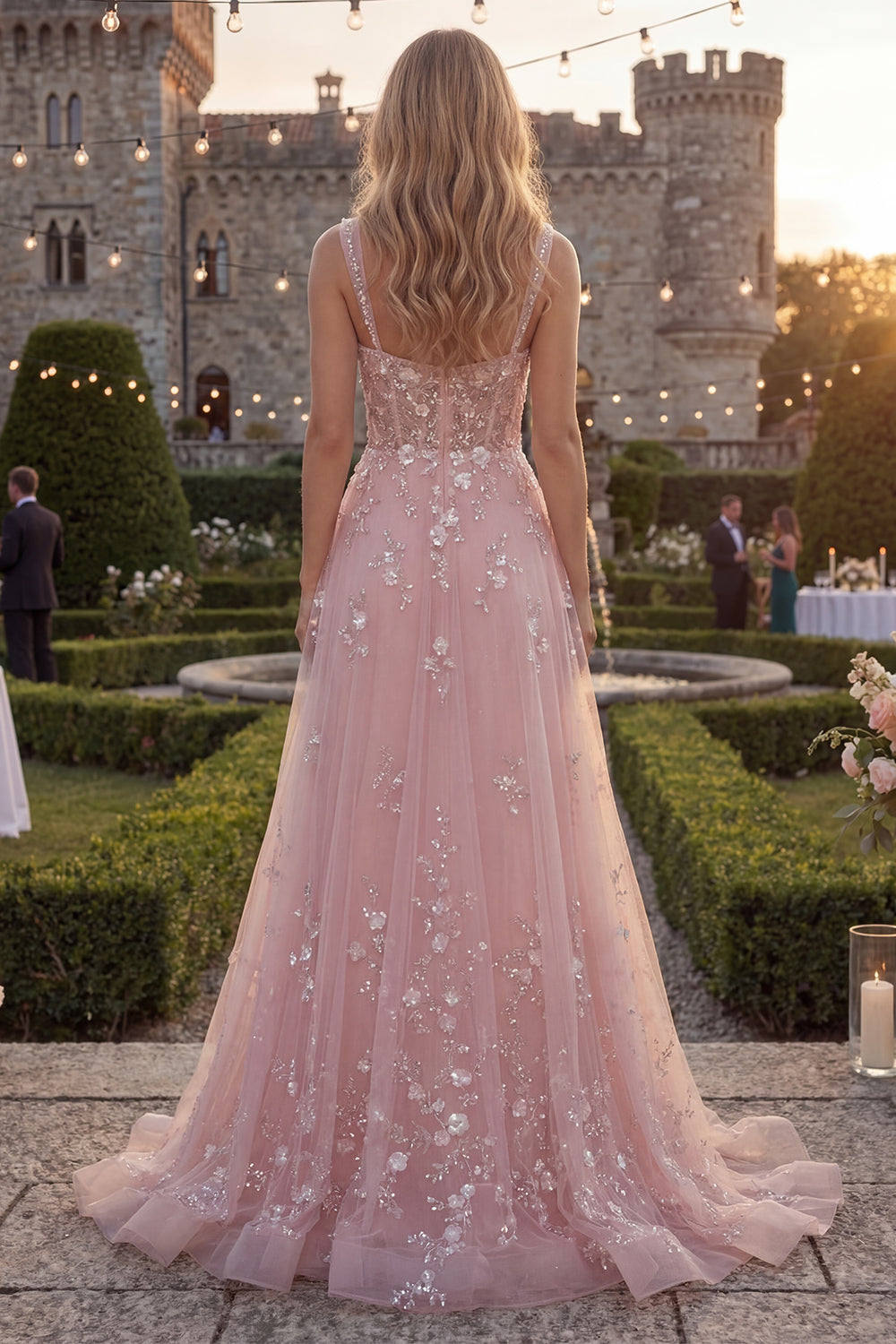 Robe longue de bal bleu étincelant avec bretelles spaghetti et ligne A, en tulle orné de perles et d'appliqués