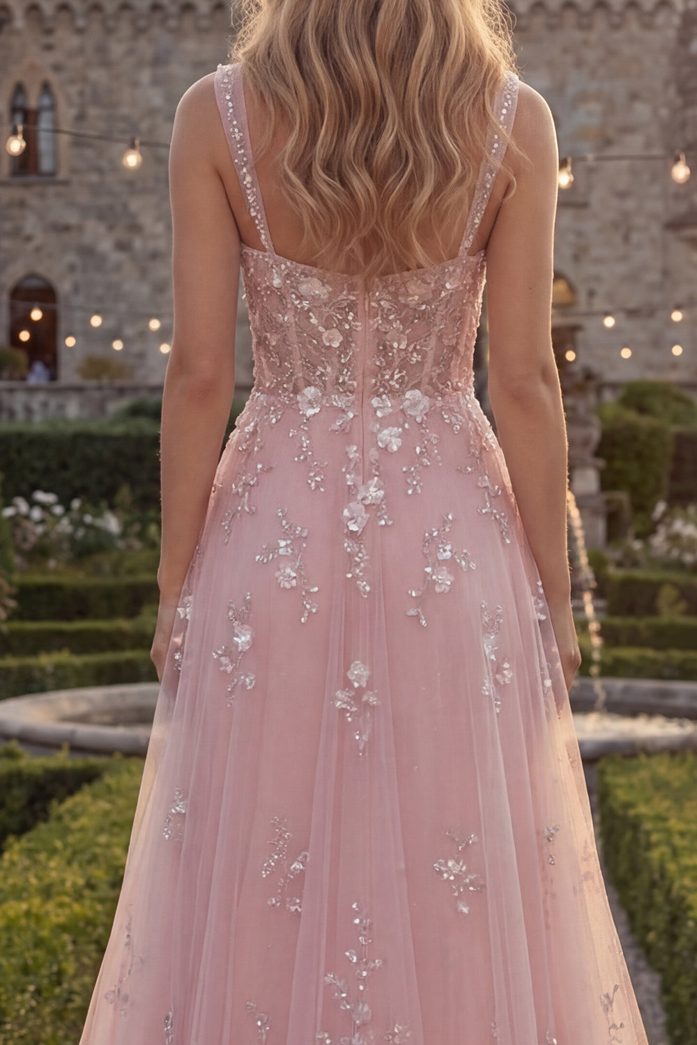 Robe longue de bal bleu étincelant avec bretelles spaghetti et ligne A, en tulle orné de perles et d'appliqués