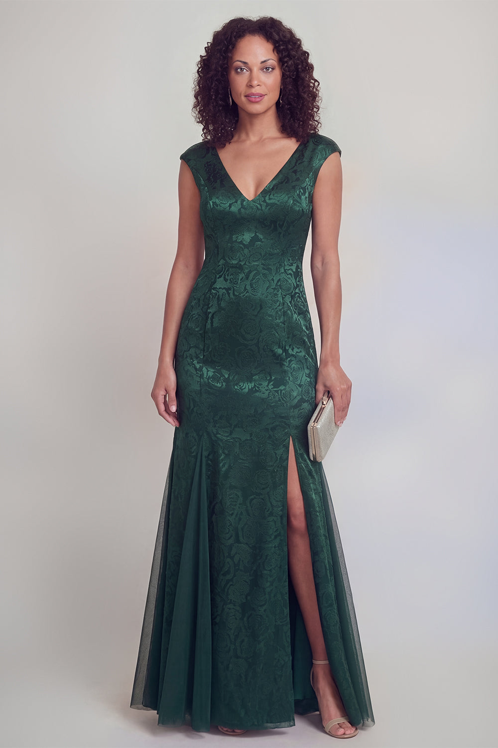 Robe longue sirène vert sauge fleuri décolleté en V avec fente pour mère de la mariée
