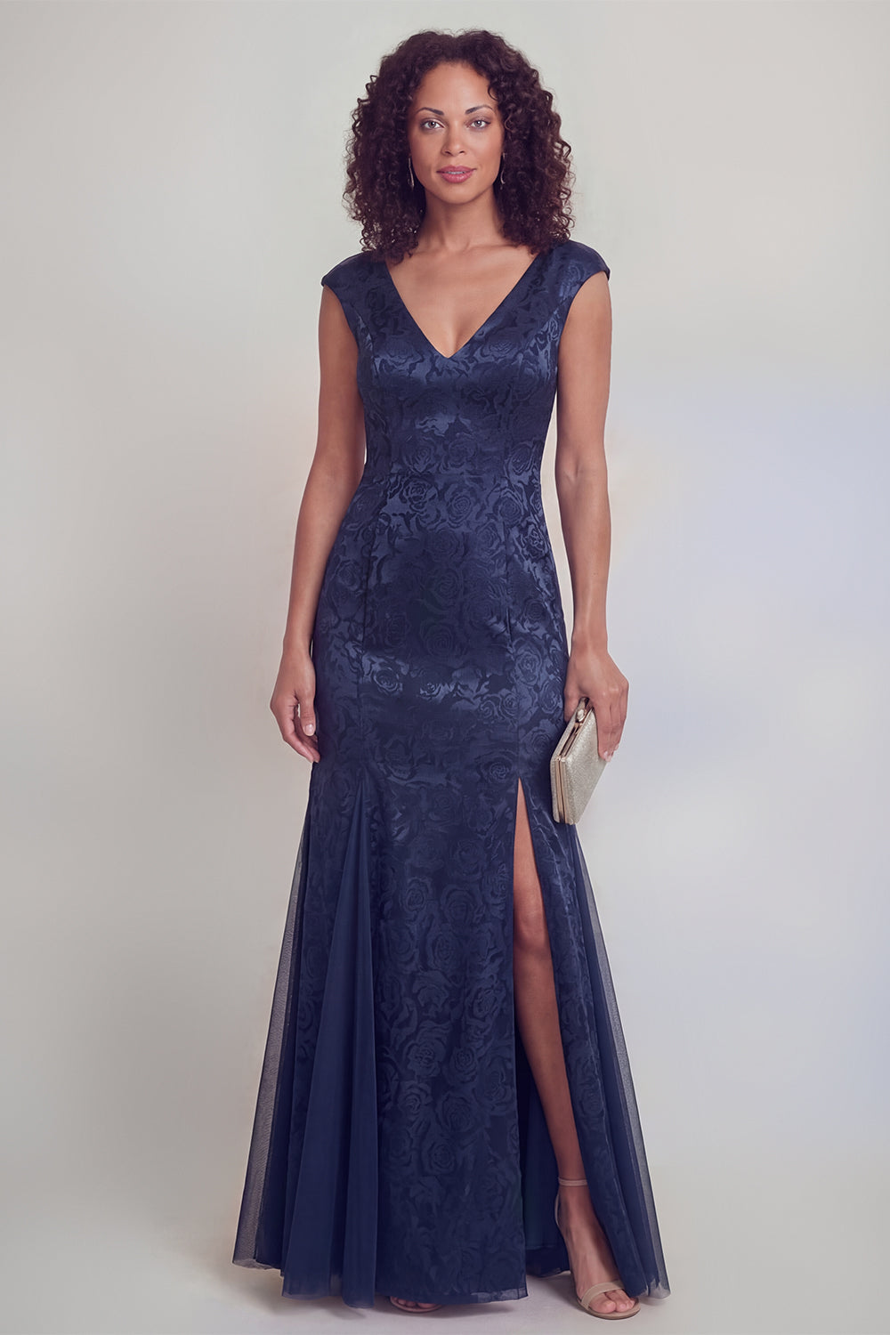 Robe longue sirène vert sauge fleuri décolleté en V avec fente pour mère de la mariée