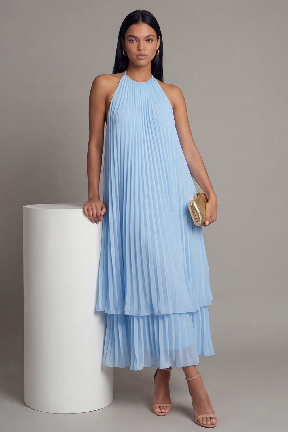 Robe longue plissée bleu ciel à nœud et dos nu coupe trapèze