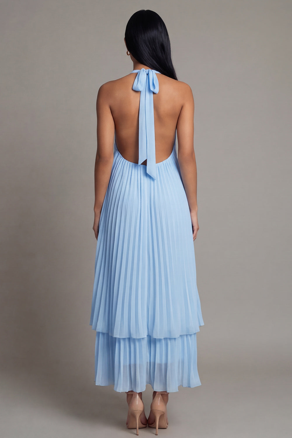 Robe longue plissée bleu ciel à nœud et dos nu coupe trapèze