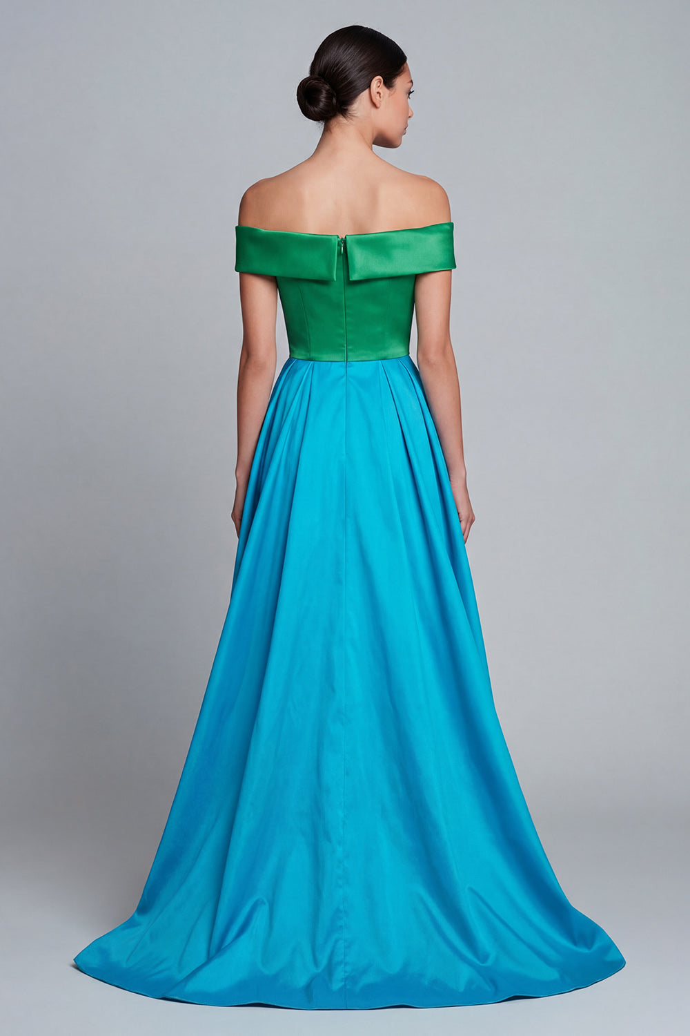 Robe de soirée asymétrique évasée en satin vert et bleu à épaules dénudées