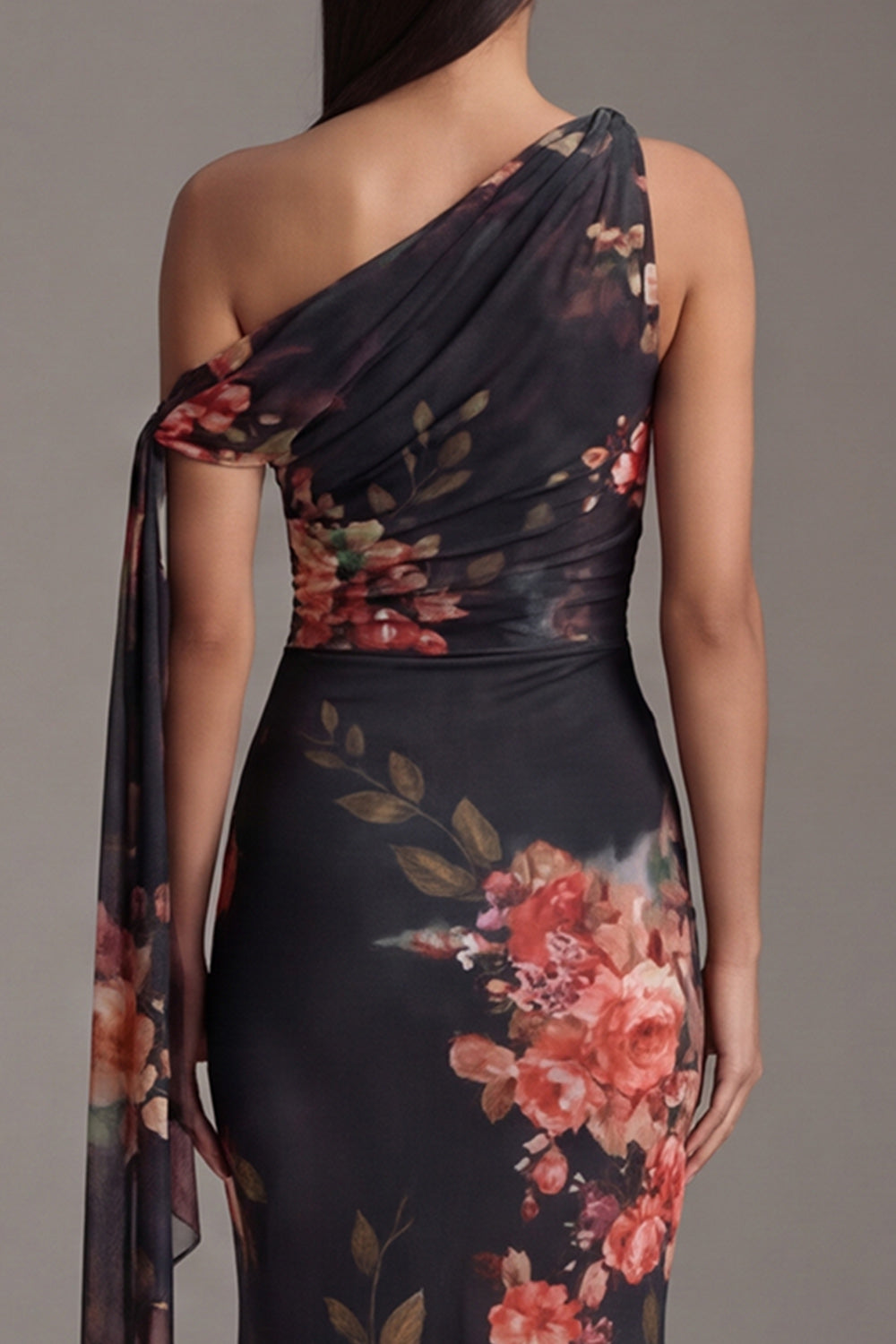 Robe sirène asymétrique noire à imprimé floral et fronces