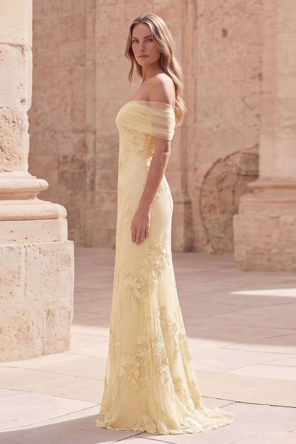 Robe longue de bal jaune sirène à épaules dénudées avec broderie florale