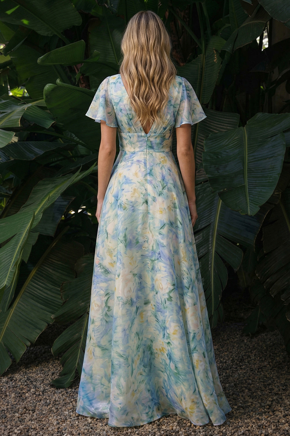 Vestido largo formal con cuello en V y corte en A floral verde claro
