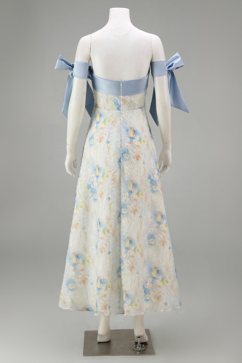 Robe de soirée longue trapèze bleu clair à motif floral et nœuds