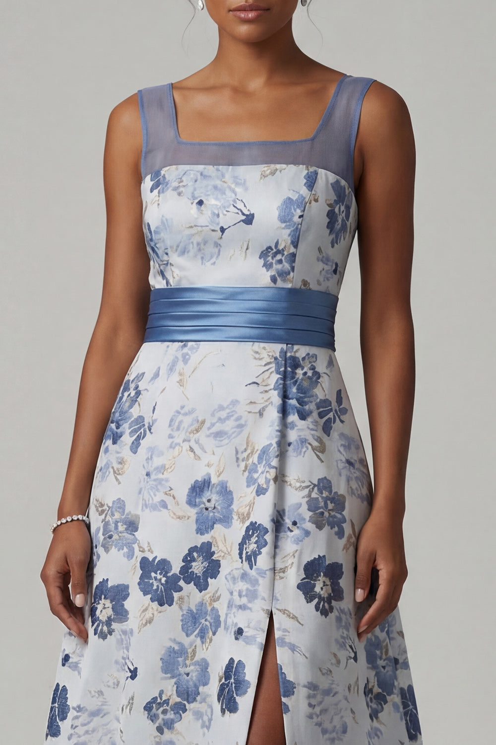 Robe de mariée trapèze col carré bleu poudré fleuri pour la mère de la mariée