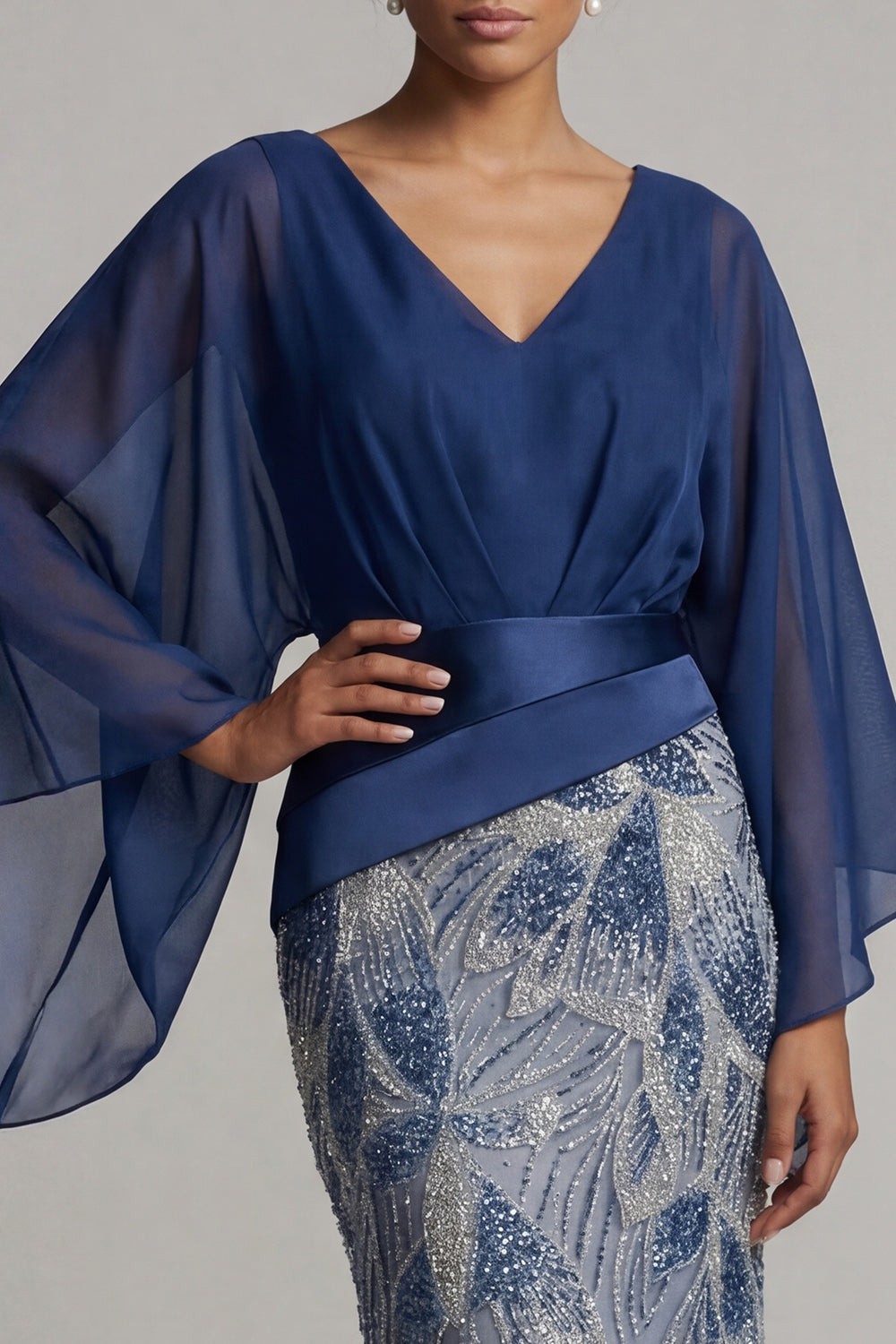 Sparkly Navy V-Neck Mermaid Mother of the Bride Dress with Cape Sleeves