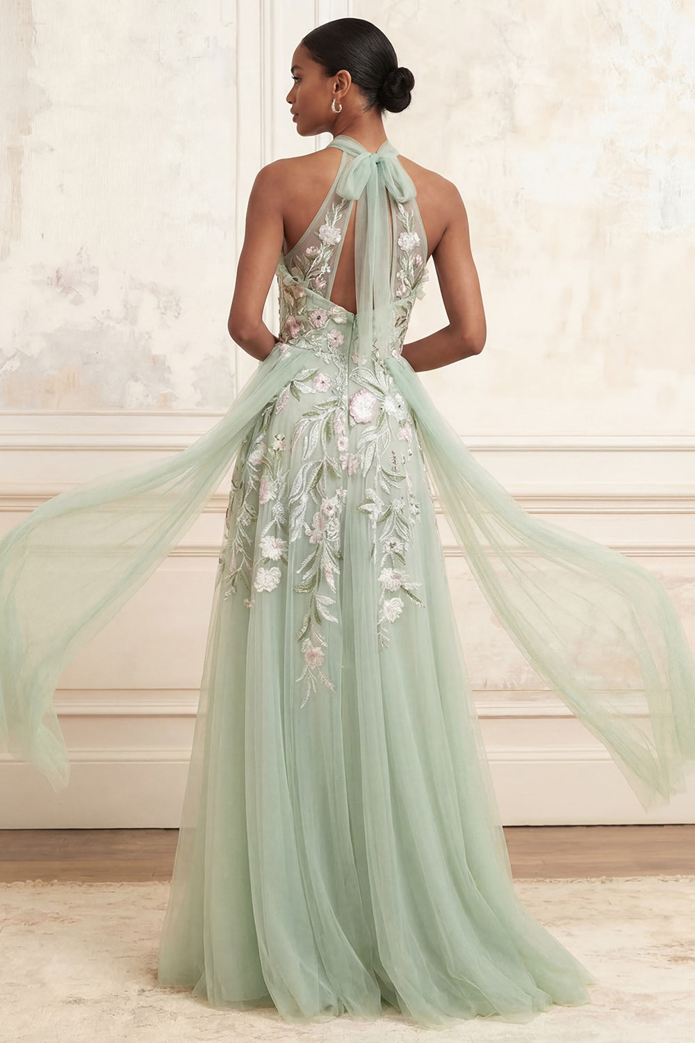 Robe de bal longue en tulle brodé de sequins, trapèze et dos nu, couleur sauge poussiéreuse