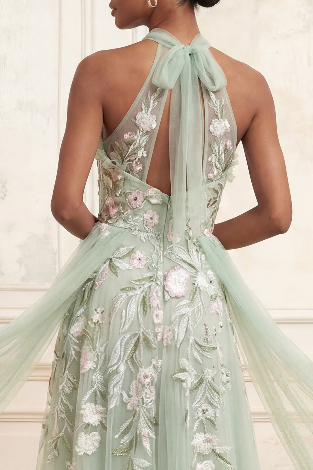 Robe de bal longue en tulle brodé de sequins, trapèze et dos nu, couleur sauge poussiéreuse