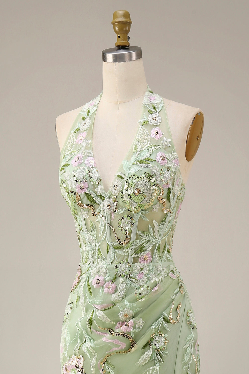 Robe de bal longue fourreau brodée Dusty Sage avec corsage transparent licou et fente