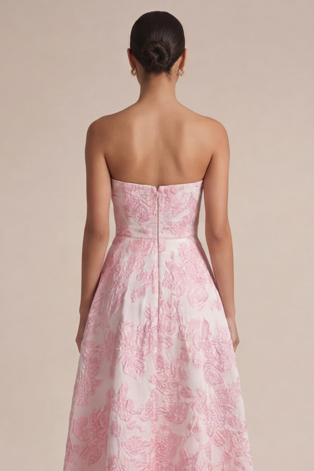 Robe midi ligne A fleurie bustier rose pour invitée de mariage
