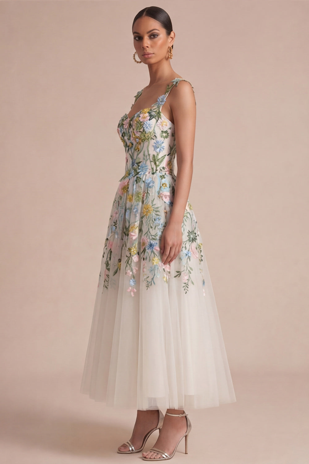 Robe midi corset évasée à col carré et motifs floraux blancs
