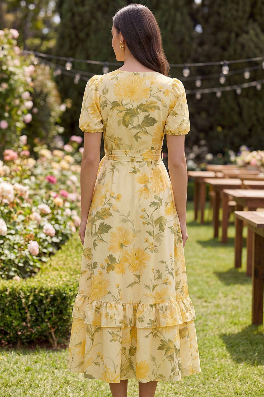 Robe midi évasée à fleurs jaune avec volants et nœud, manches bouffantes en popeline de coton