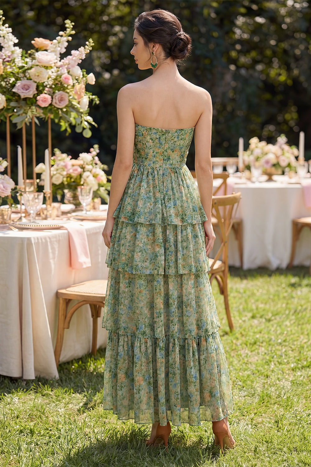 Robe longue bustier évasée "Dusty Green" à corset, motif floral et volants