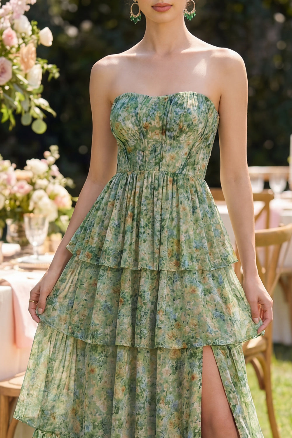 Robe longue bustier évasée "Dusty Green" à corset, motif floral et volants