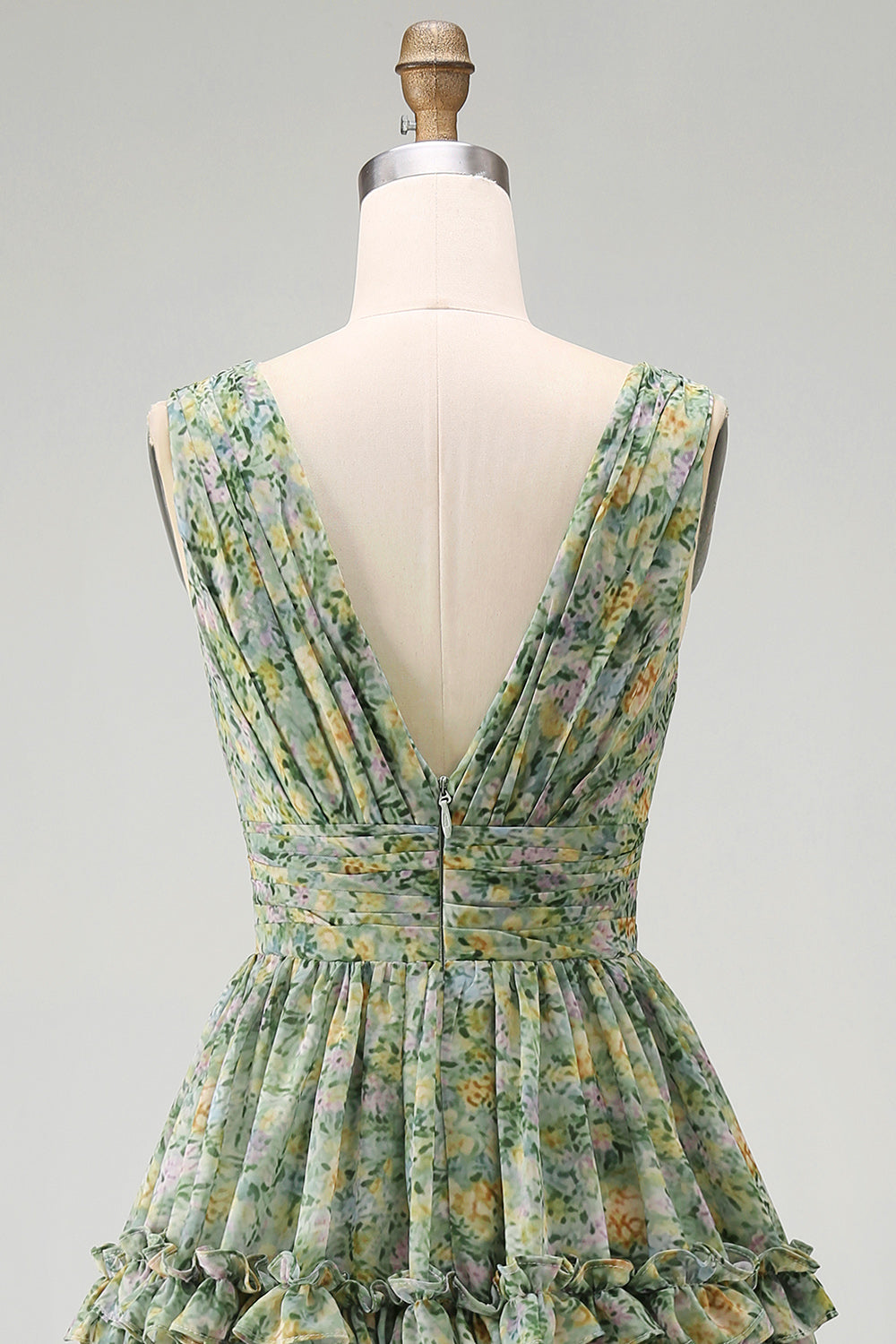 Robe midi fleurie ligne A vert poussière à volants, col en V et fronces