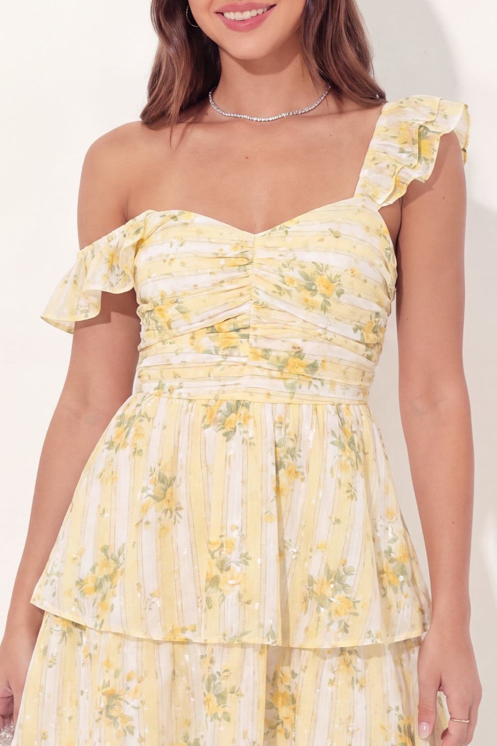 Robe de bal de fin d'études jaune à fleurs à volants et fronces coupe évasée