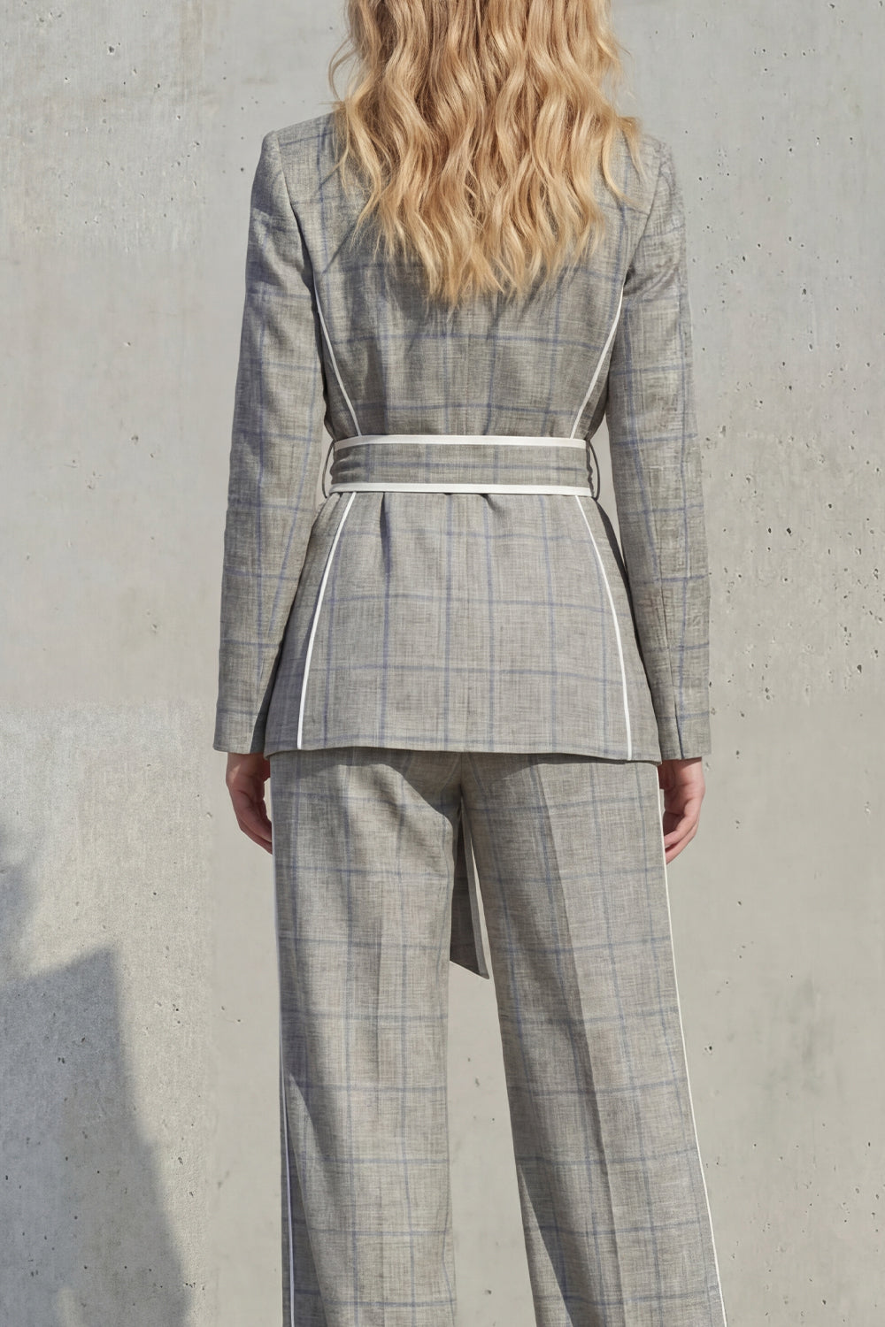 Grey Peak Lapel 2-Piece Women Suits with Belt