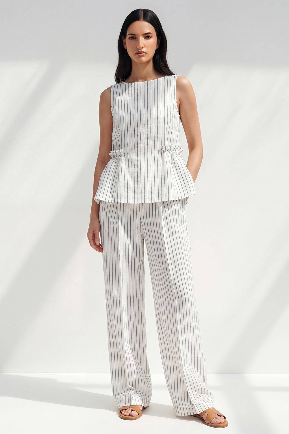 2-Piece White Boat Neck Ruffled Striped Slim Fit Business Suit