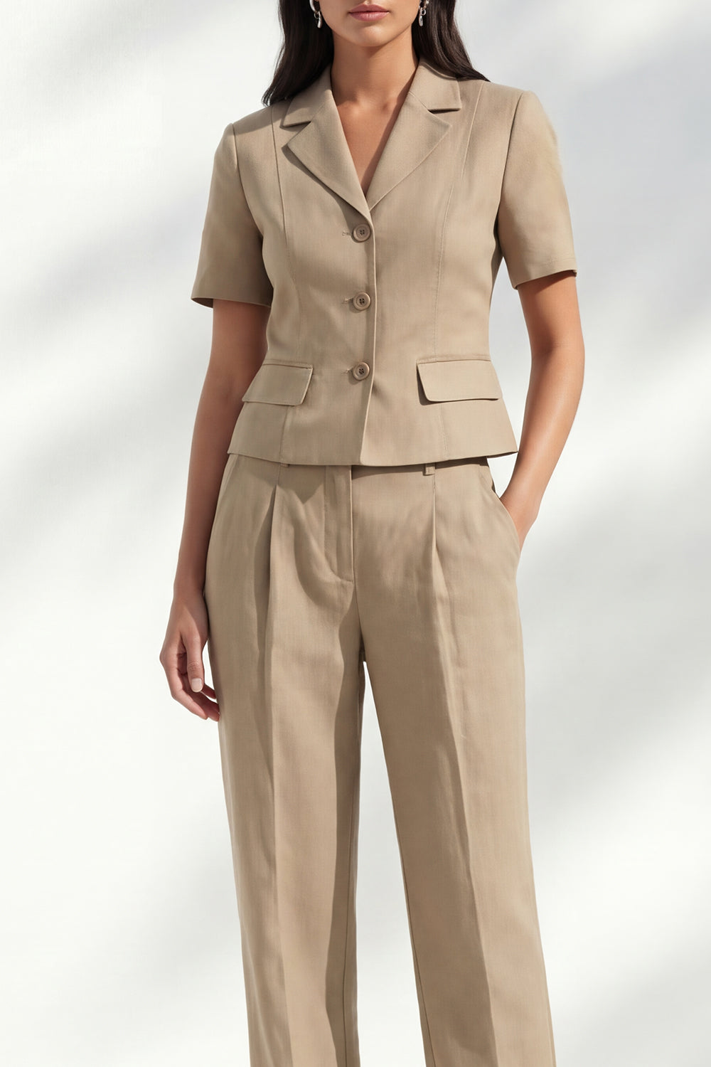 Costume Long Femme Kaki à Revers Crantés, Simple Boutonnage, Manches Courtes, Coupe Slim